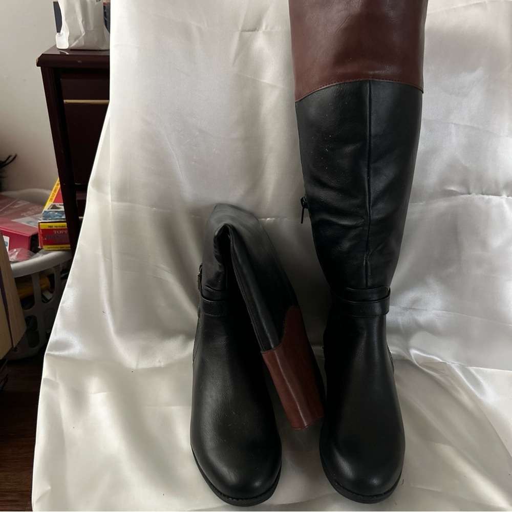 Boot - Picture 6 of 7